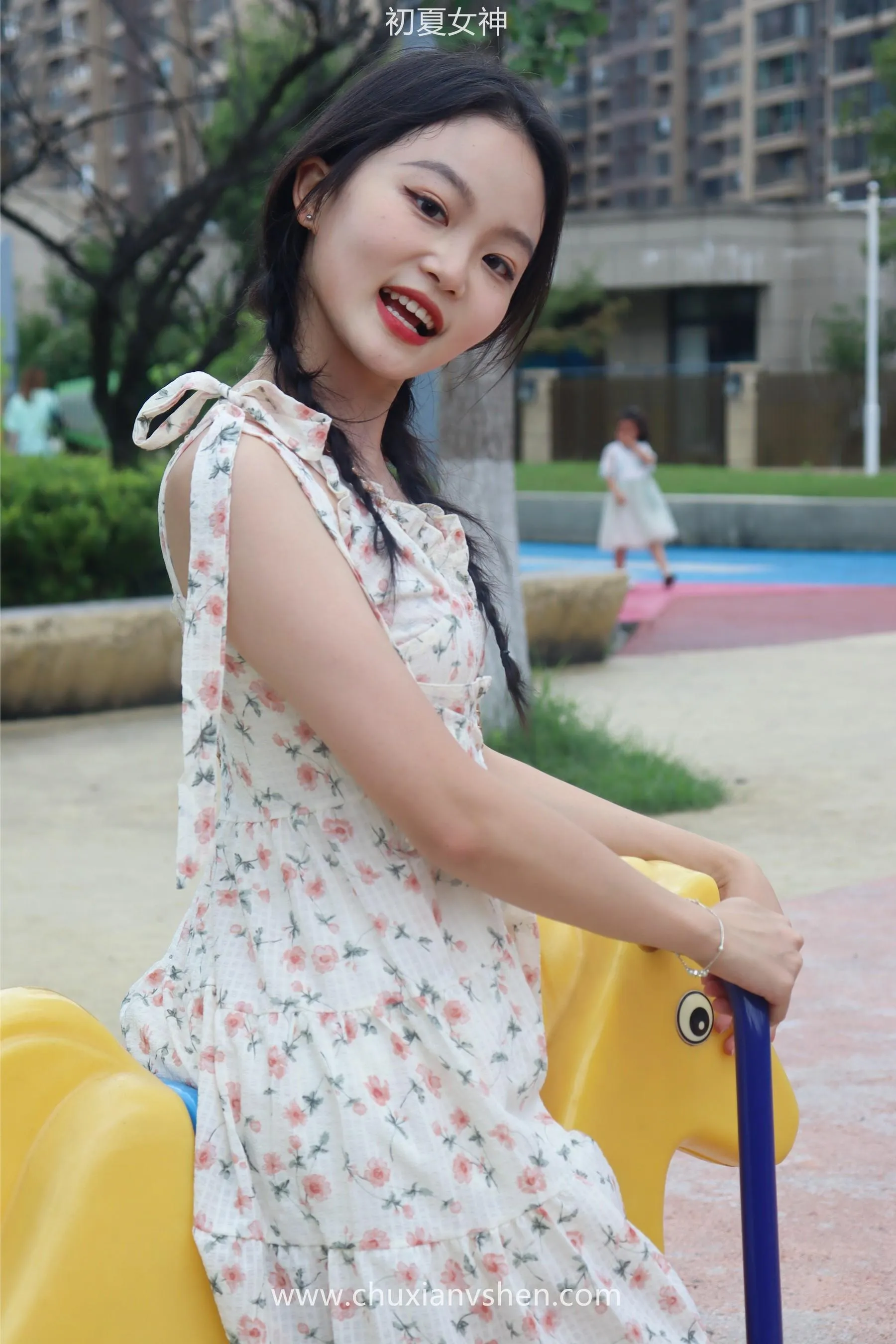 初夏女神 NO.050 双双 公园游玩 [221P]插图5